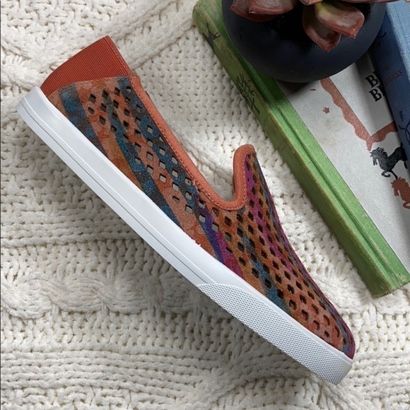 Lori Goldstein Striped Cutout Loafer “Li-Yori” - Picture 5 of 7